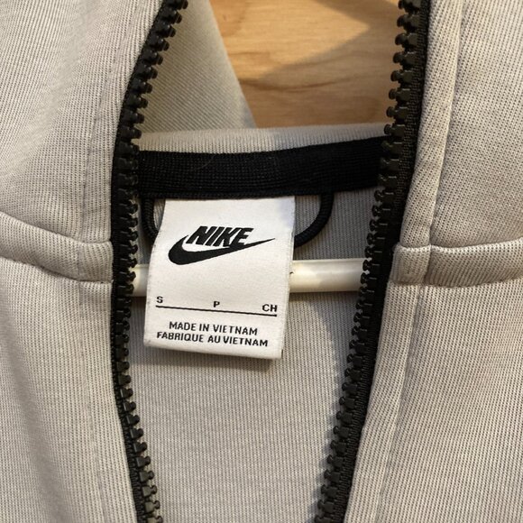 First season Tech Fleece - Size small - Picture 4 of 5